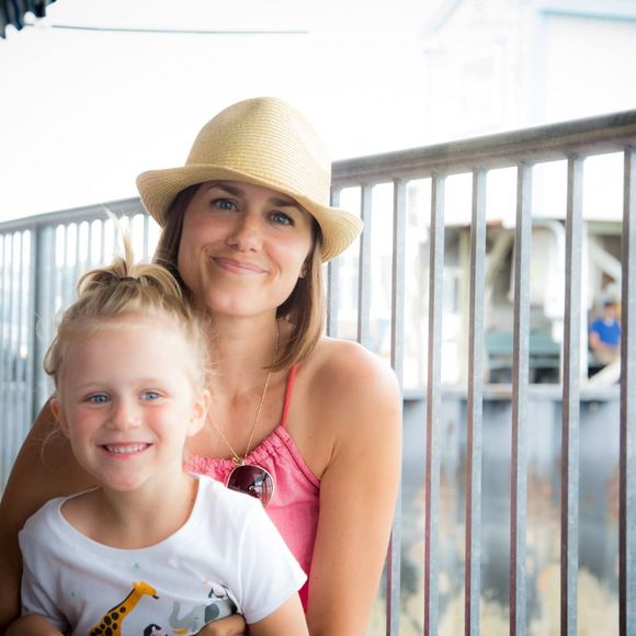 Meet your Posher, Jennifer - Picture 1 of 1